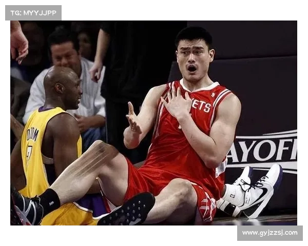 19年前的今天：科比面对新秀赛季的姚明狂砍52分 姚明24+14